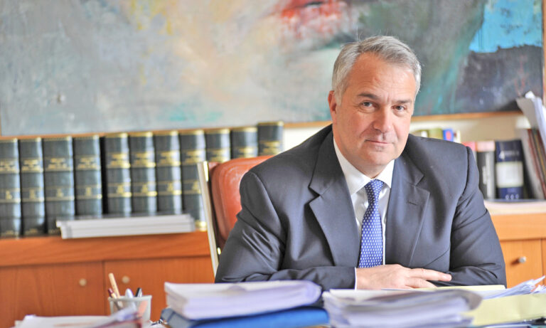 “Θα στηρίζουμε πάντα την κοινωνία” Συνέντευξη του Υπουργού Εσωτερικών ΜΑΚΗ ΒΟΡΙΔΗ στην «60 +» για όλα τα καυτά θέματα της επικαιρότητας