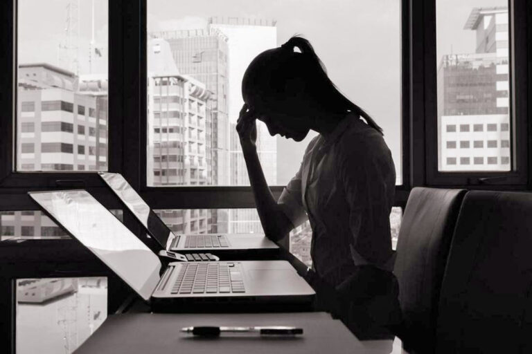 ΚΑΤΩΤΑΤΟΣ ΜΙΣΘΟΣ: Μηχανισμός φτωχοποίησης των εργαζομένων!