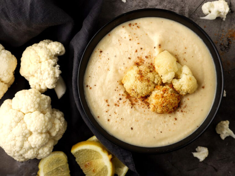 Σούπα από ψητό κουνουπίδι με γραβιέρα