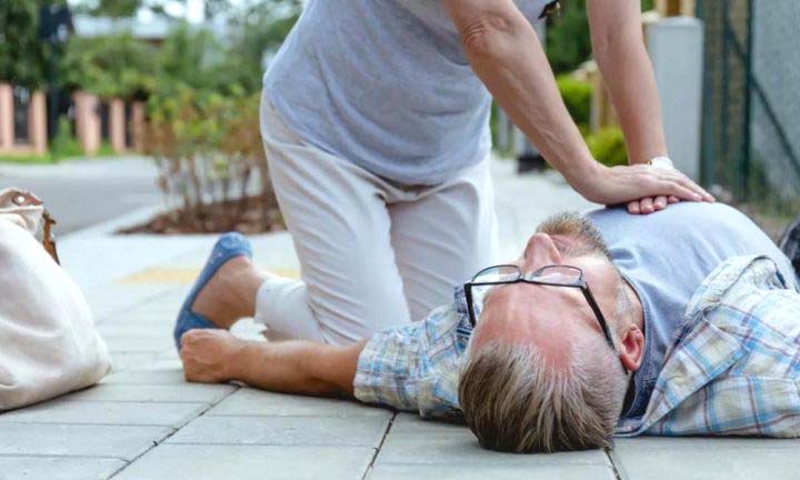 Δύο σημάδια πριν την καρδιακή ανακοπή