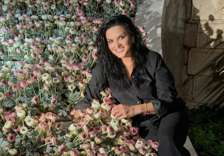 Η Δήμητρα Κατσαφάδου έκανε τάμα ένα νέο Λαϊκό Νοσοκομείο – και ναι, έτσι ξεκινάνε οι επαναστάσεις