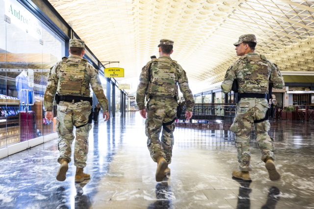 Δικαστής μπλοκάρει την απόφαση Τραμπ για ανάπτυξη της Εθνοφρουράς στο Λος Άντζελες