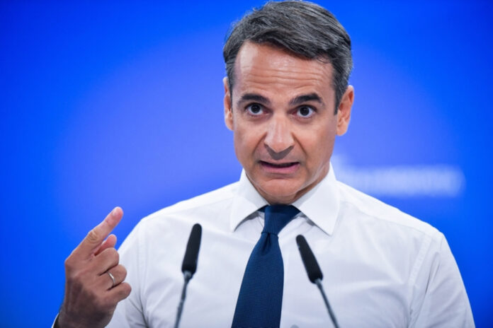 Η κυβέρνηση παραμυθιάζει τους πολλούς και νοιάζεται μόνο για τους ισχυρούς